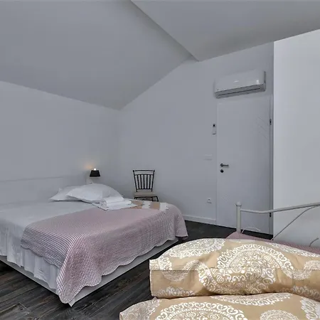 Siesta Mit Pool Und Panorama Meerblick Holiday home Podgora (Split-Dalmatia)