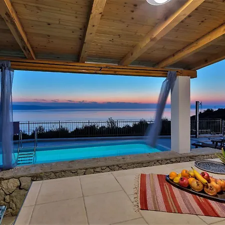 Siesta Mit Pool Und Panorama Meerblick Holiday home *