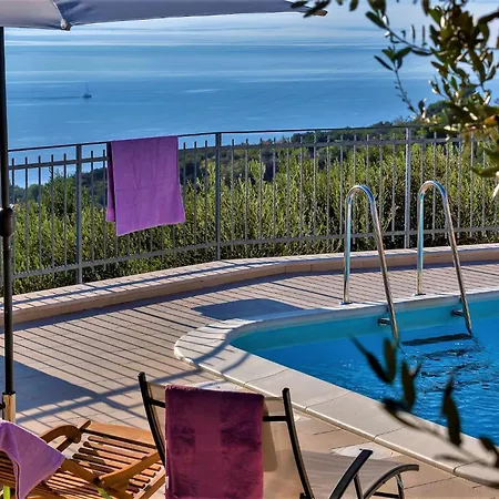 Siesta Mit Pool Und Panorama Meerblick Holiday home Podgora (Split-Dalmatia)